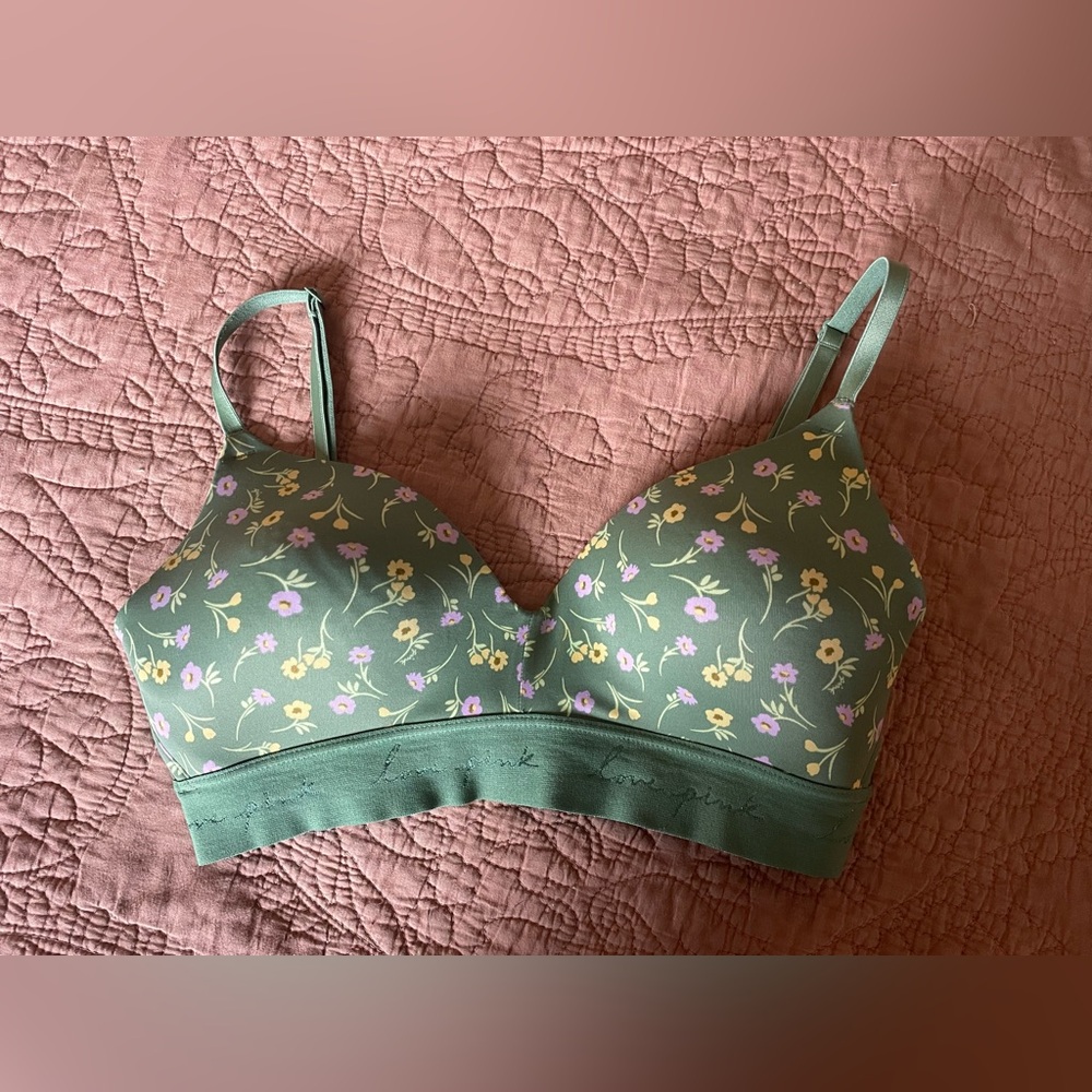 PINK Victoria's Secret Wear Everywhere Wireless Lightly Lined Floral Green Bra